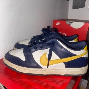 nike dunk low vintage Michigan colorway